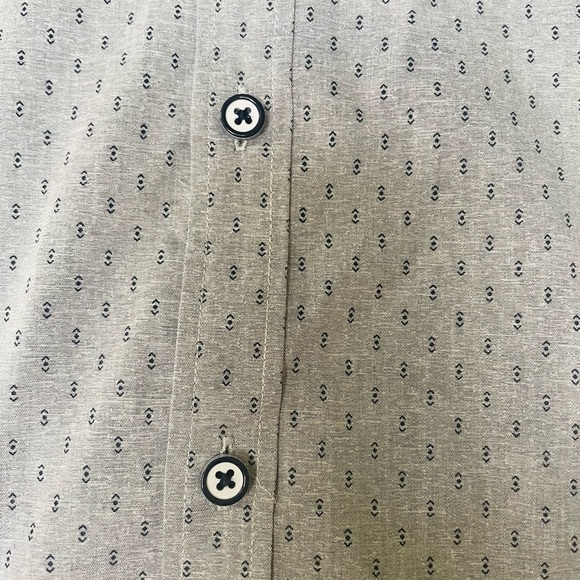 Gray Casual Button Down Shirt with Crisp Finish - Picture 5 of 16